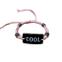 Armbandje met de tekst "Cool" in 2 kleuren