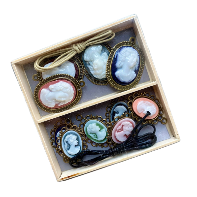 Sieraden set hangers 10 stuks met touw 