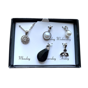 Ketting met 5 hangers Ketting met 5 hangers