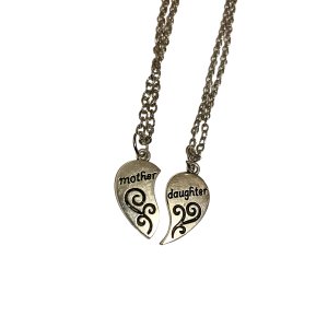 Ketting Moederdag, 2 stuks voor moeder en dochter breekhartjes