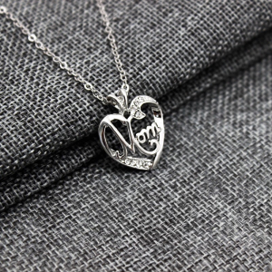 Ketting met Hart hanger "MOM" 